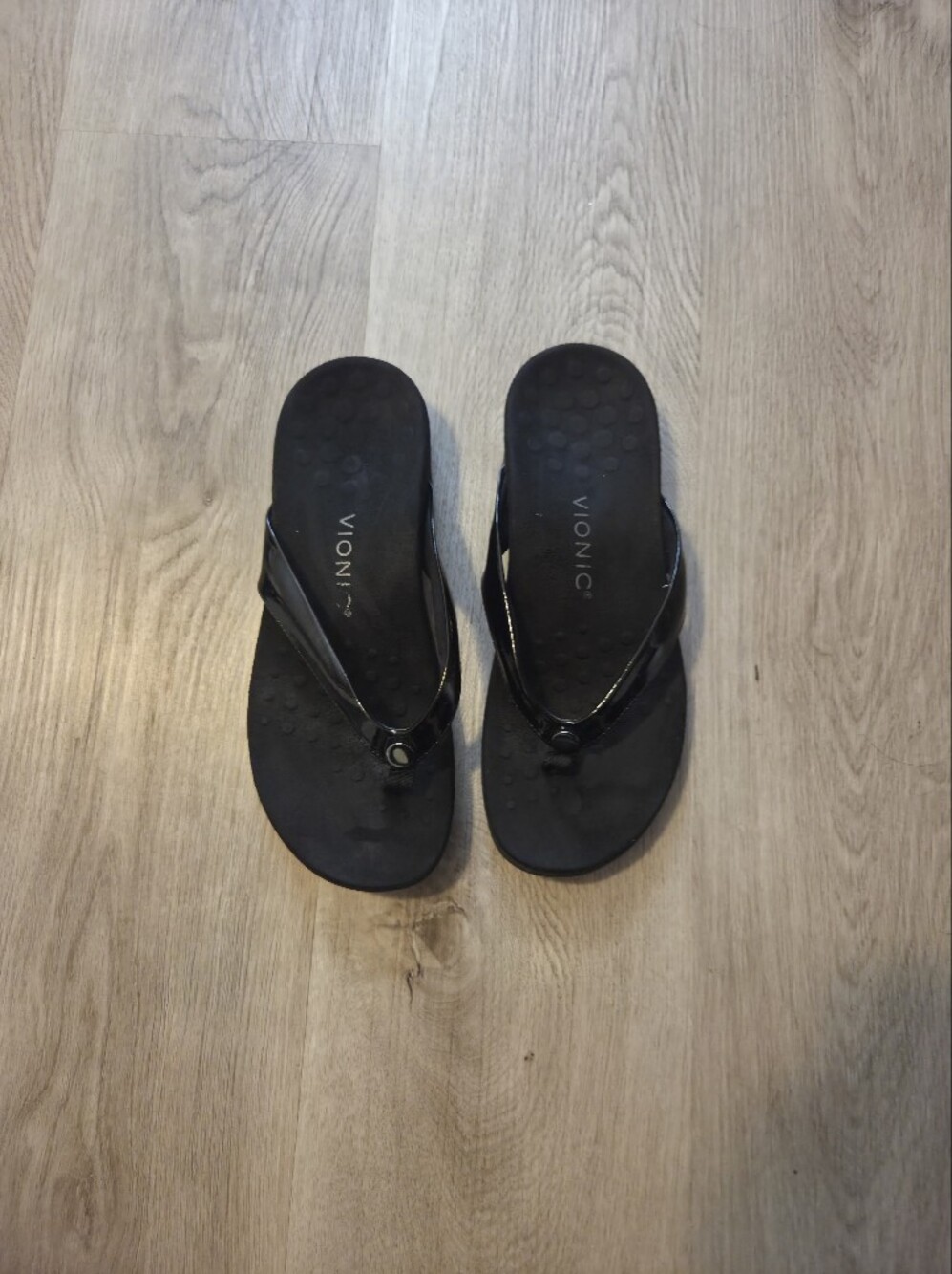 Vionic Black Women's Flip Flop Sandals with Gloss Strap